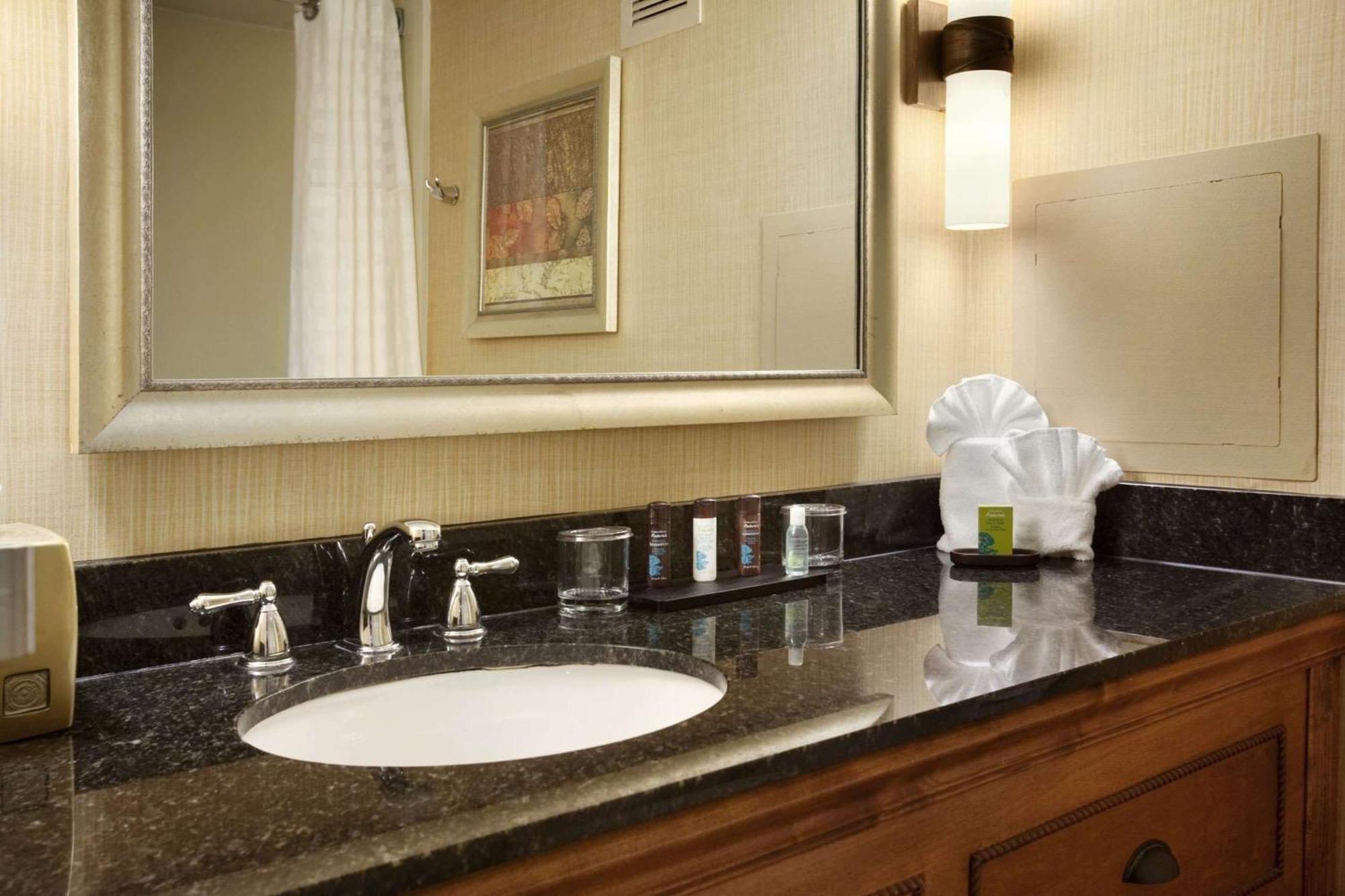 Embassy Suites By Hilton Columbia Greystone Extérieur photo